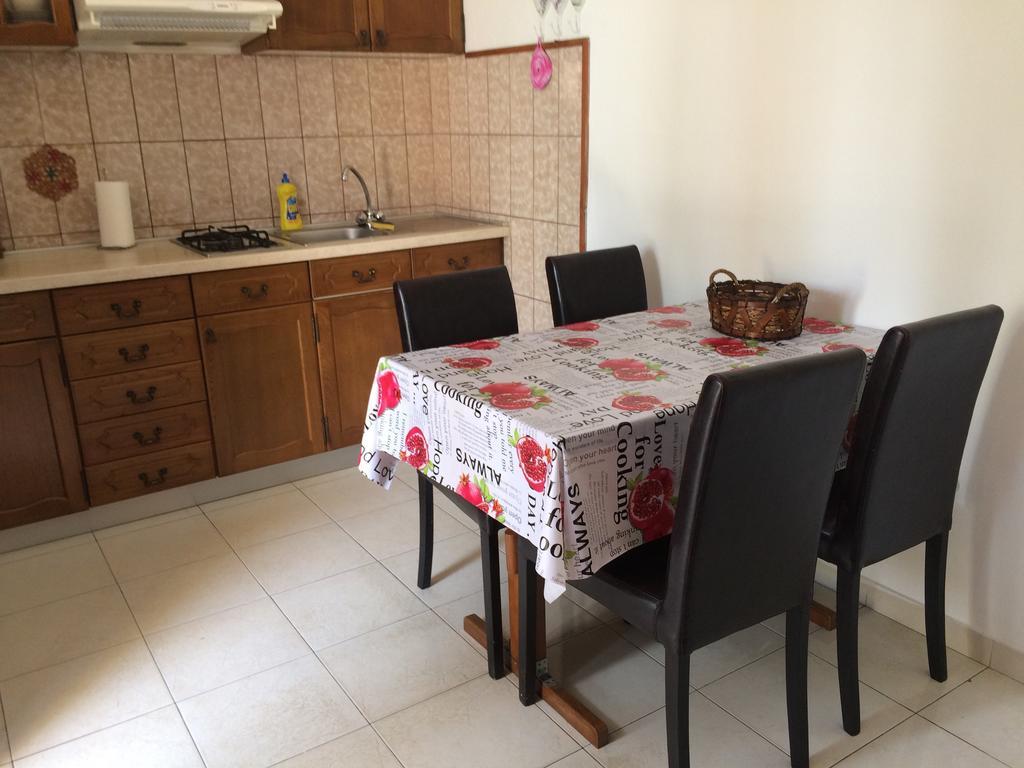 Apartmani Luiza Крес Екстериор снимка