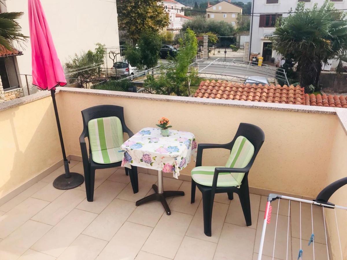 Apartmani Luiza Крес Екстериор снимка
